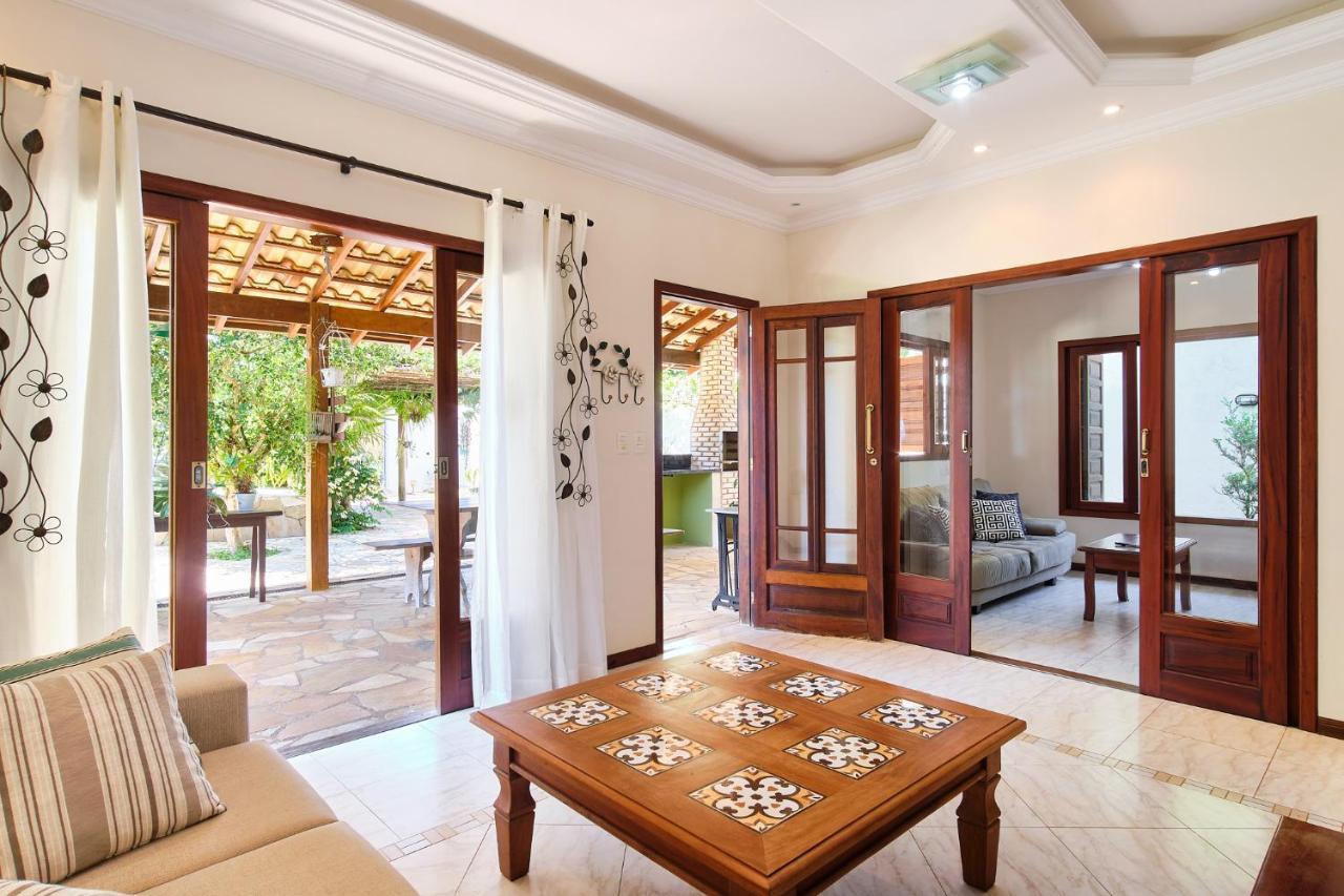 Casa Petúnia com ar e piscina perto do Centro Araquari Exterior foto