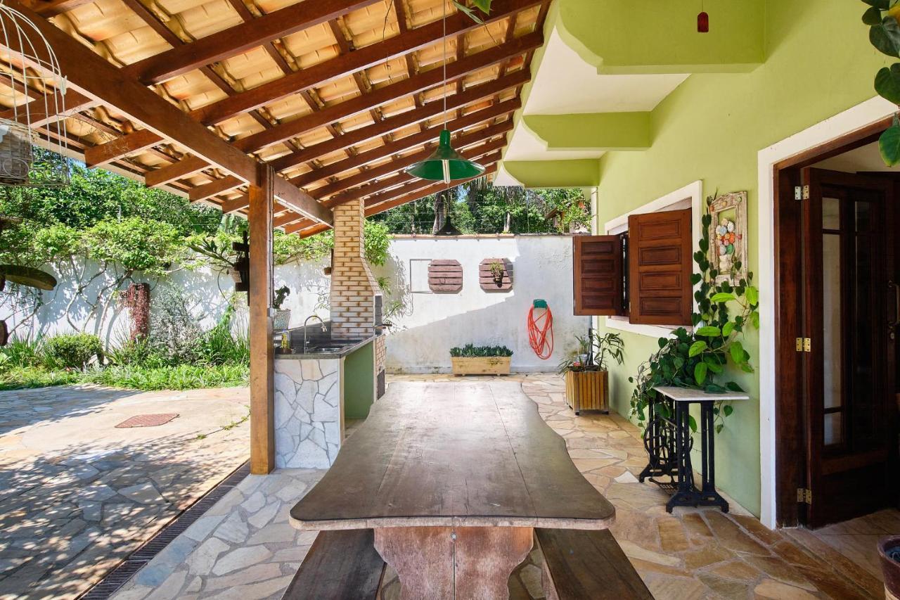 Casa Petúnia com ar e piscina perto do Centro Araquari Exterior foto