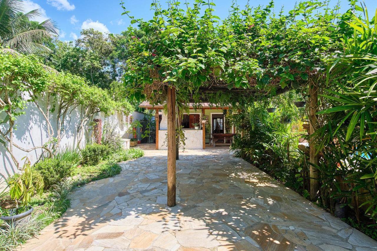 Casa Petúnia com ar e piscina perto do Centro Araquari Exterior foto